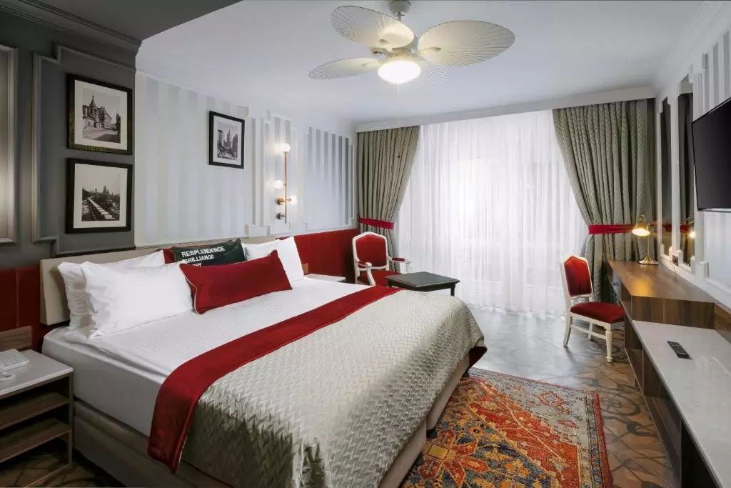 Kremlin Palace Hotel