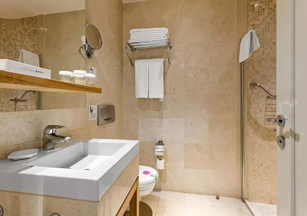 Titanic Delux Lara Hotel