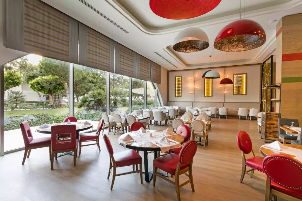 Titanic Delux Lara Hotel