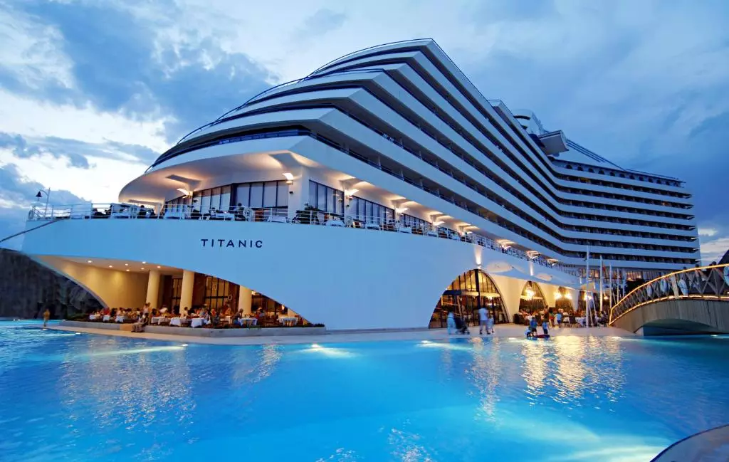 Titanic Delux Lara Hotel