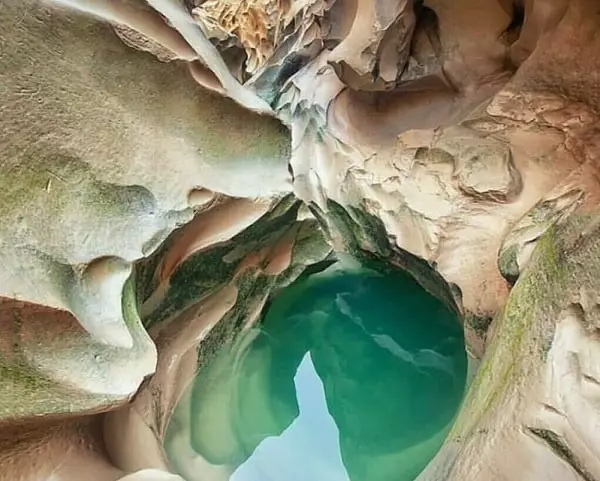 تنگه چاهکوه قشم